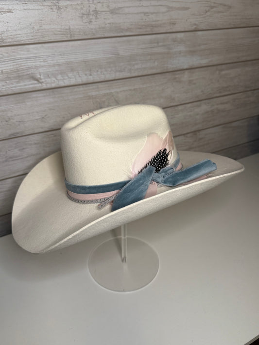 White Cattlemans Cowboy Hat